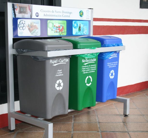 Qué tipos de contenedores de reciclaje hay en España (y qué diablos va en  cada uno)? – Empresa de Gestión de Residuos